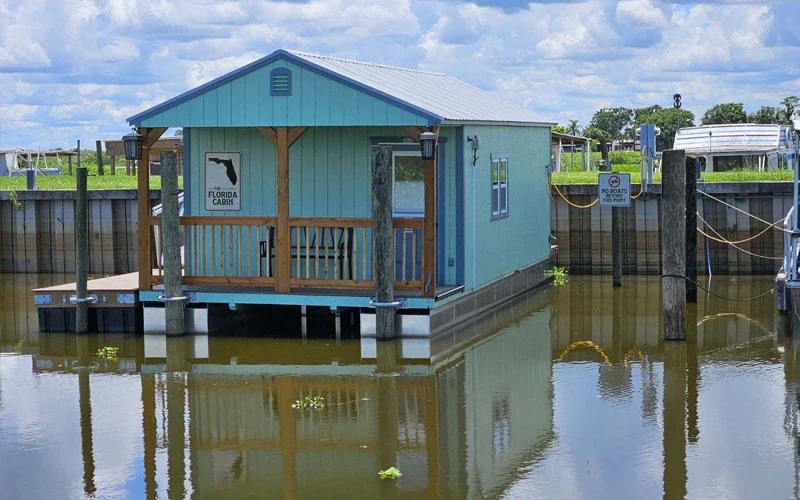 Grape Hammock Floating Cabin