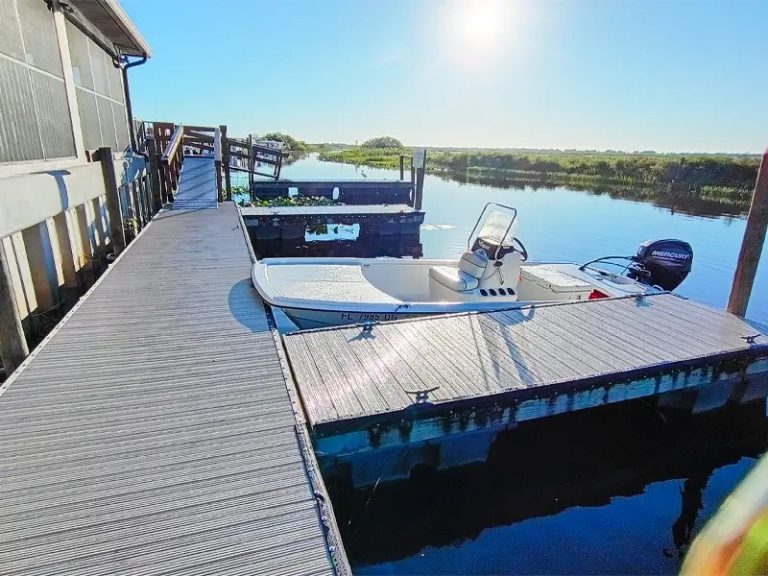 16 ft fiberglass skiff rental docked at Grape Hammock Fish Camp